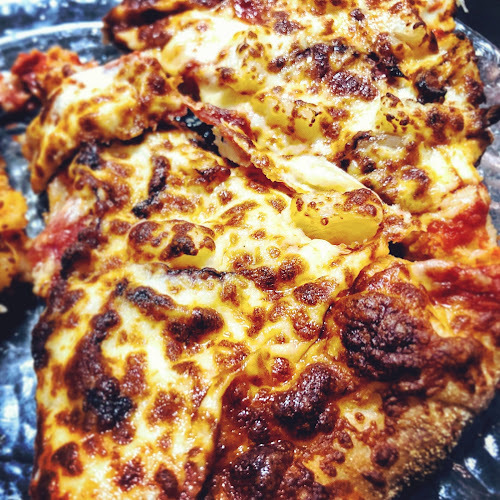 Comino's Pizza & Wings - Whitby