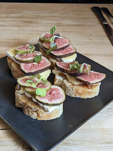 Opinii despre Tapagria Spanish Tapas Restaurant în Thornhill - Hospitality and gastronomy