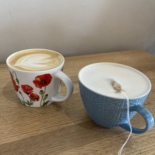 3413 26 Ave SW, Calgary, AB T3E 0N3