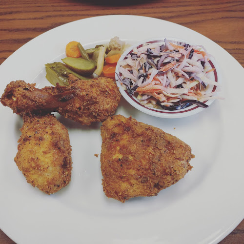 Beaks Chicken (East Regina) - Hospitality and gastronomy