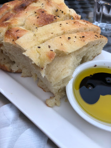 Opinii despre Pizzeria Via Napoli în Etobicoke - Hospitality and gastronomy