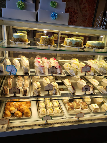 Comentarii opinii despre Yazdi Pastry