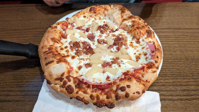 2750 Iris St, Ottawa, ON K2C 3C9