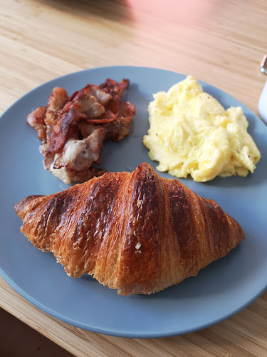 La Patisserie Fine Cakes & Pastries Inc. - Hospitality and gastronomy