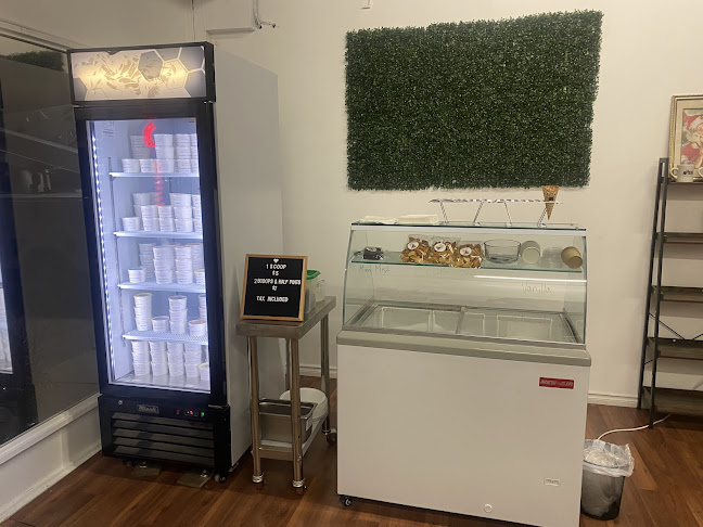 Chris's Ice Cream - Hospitality and gastronomy