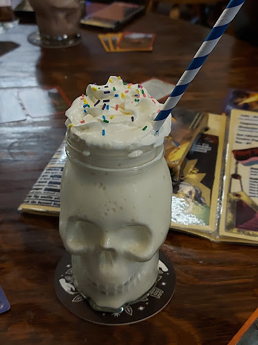 Opinii despre The Adventurers Guild Board & Video Game Café în Kitchener - Hospitality and gastronomy