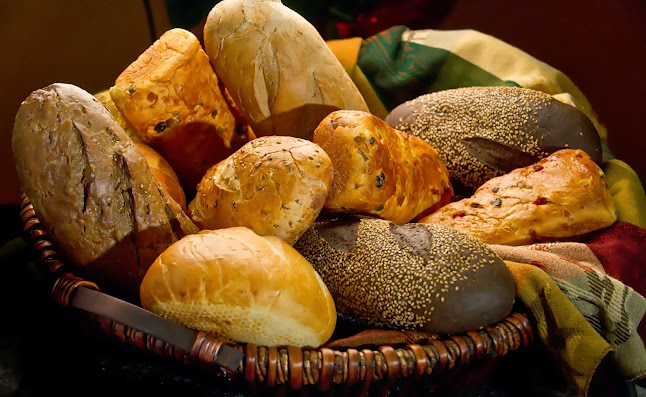 Pamola Bakery & Deli