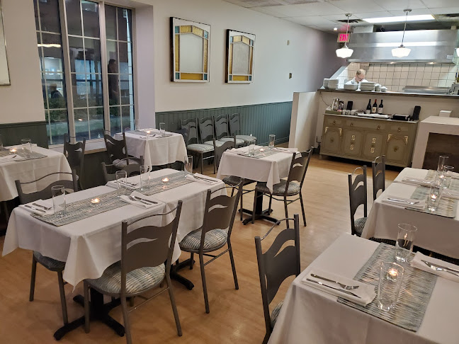 Seasoned Restaurant - Hospitality and gastronomy