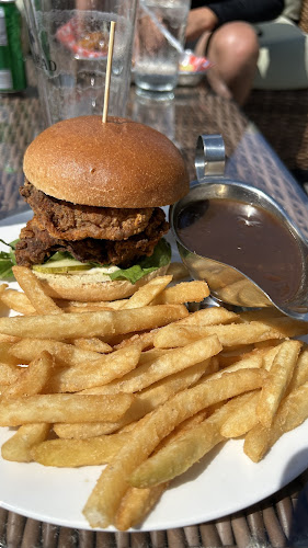 Pier Seventeen Hotel & The Pier Sports Bar - Hospitality and gastronomy