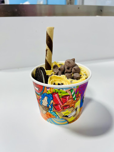 Rollz ice cream (North Park Drive, Brampton) - Hospitality and gastronomy