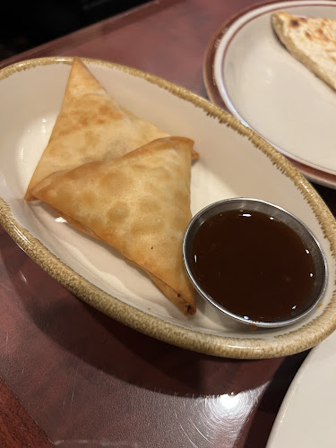 Opinii despre Agra Tandoori Restaurant în Burnaby - Hospitality and gastronomy