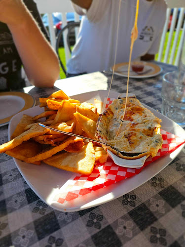 The Cove Waterfront Grill - Hospitality and gastronomy