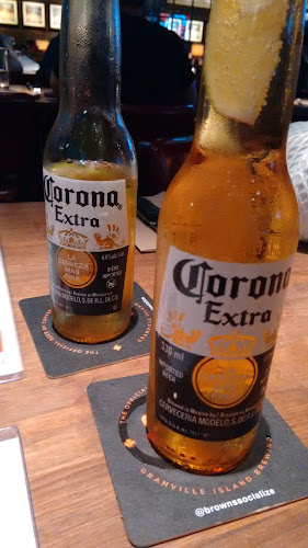 Opinii despre Browns Socialhouse Lower Lonsdale în North Vancouver - Hospitality and gastronomy