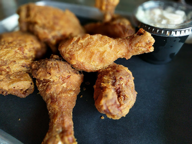 79 Kensington Ave, Toronto, ON M5T 2K2