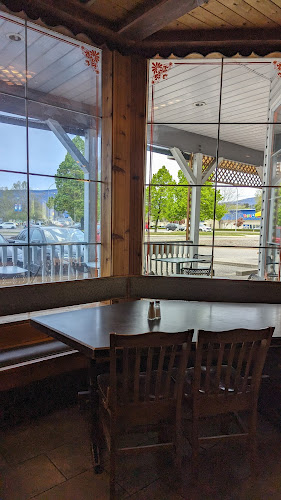 2041 Harvey Ave, Kelowna, BC V1Y 6G6