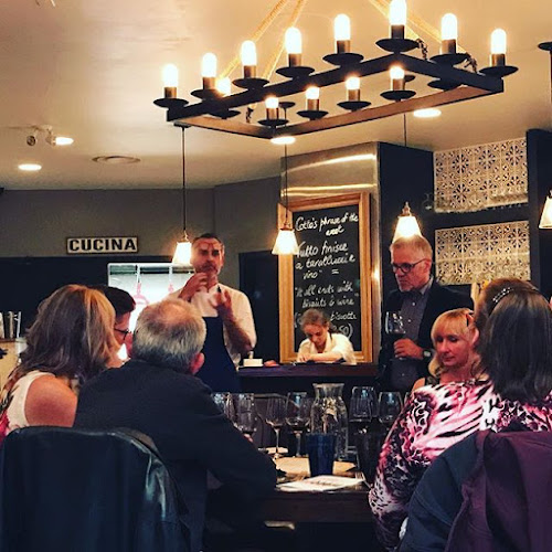 314 10 St NW, Calgary, AB T2N 1V8