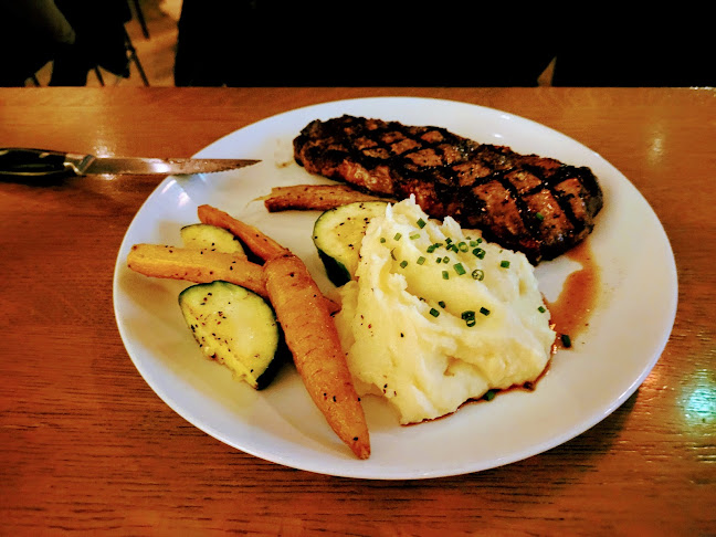 70 University Ave, Toronto, ON M5J 2M4