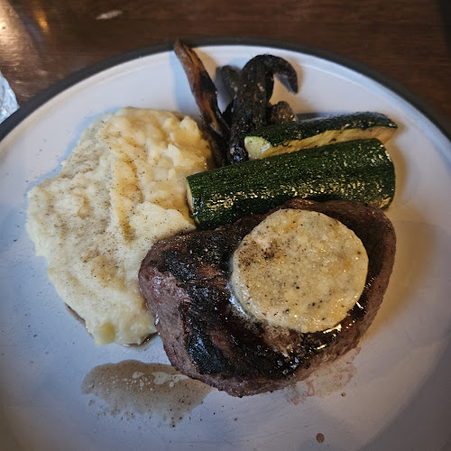 Moxies Victoria Restaurant - Hospitality and gastronomy