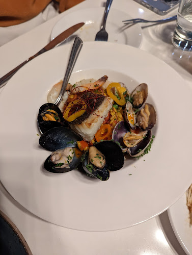 Fanny Bay Oyster Bar & Shellfish Market - Hospitality and gastronomy