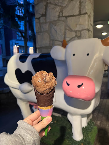 COWS Whistler - Hospitality and gastronomy