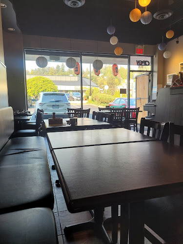 1192 Lansdowne Dr #401, Coquitlam, BC V3E 1J7