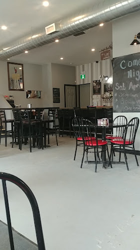 33 Main St N, Waterford, ON N0E 1Y0