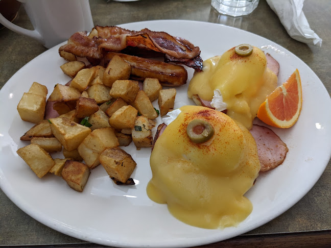 Friends & Neighbours Cafe - Edmonton