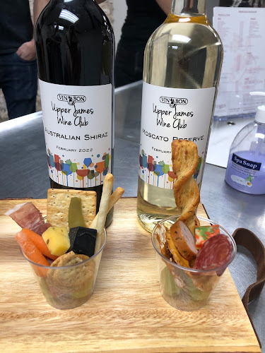 Comentarii opinii despre Vin Bon Upper James