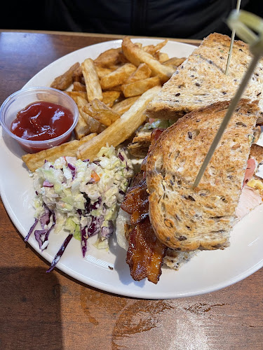 1226 Marine Dr #107, North Vancouver, BC V7P 1T2