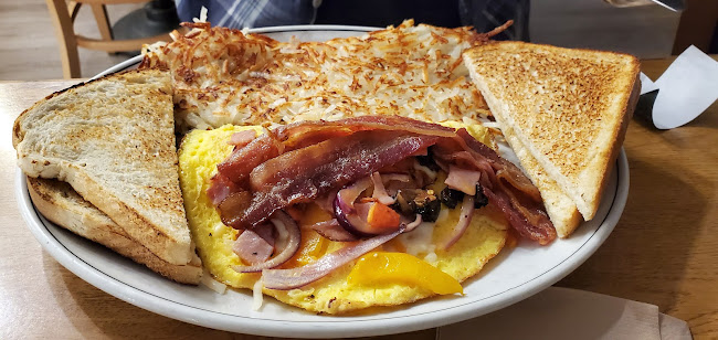 Ricky's All Day Grill & RG's Lounge - Whitehorse