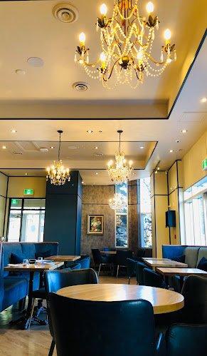 Hutch Cafe - Calgary