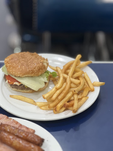 10140 Yonge St, Richmond Hill, ON L4C 1T7