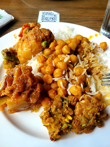 Opinii despre Sizzling Tandoor Uptown în Victoria - Hospitality and gastronomy