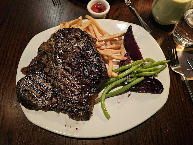 The Keg Steakhouse + Bar - Leslie Street - Hospitality and gastronomy