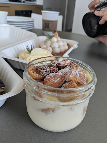 La Roux Patisserie - Hospitality and gastronomy