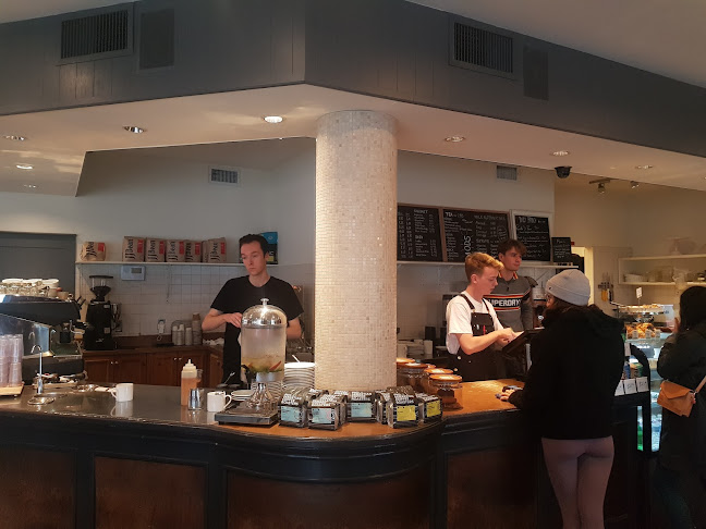 1495 Bellevue Ave, West Vancouver, BC V7T 1C3