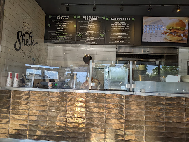 Opinii despre Sheli's Burgers & Fried Chicken în Thornhill - Hospitality and gastronomy