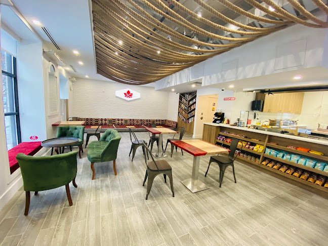 3-1940 Bank St, Ottawa, ON K1V 8A3