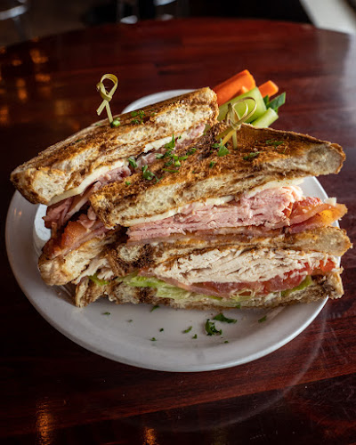 Leopold’s Tavern Warman - Hospitality and gastronomy