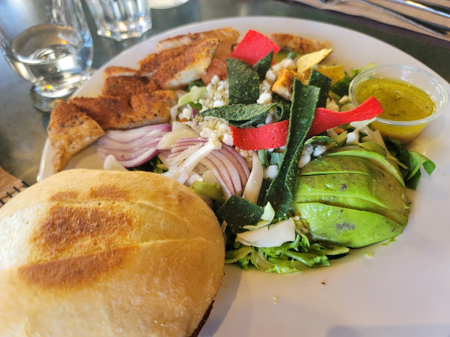 Opinii despre Ricky's All Day Grill - Walnut Grove în Langley Twp - Hospitality and gastronomy