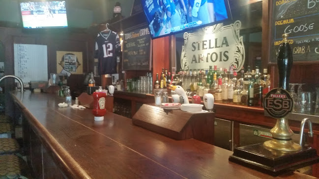 2067 Meadowbrook Rd, Gloucester, ON K1B 4W7