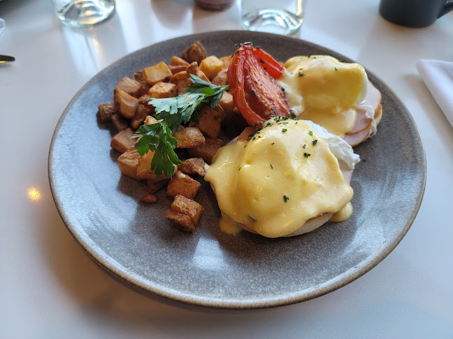 H2 Kitchen + Bar - Hospitality and gastronomy