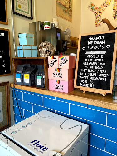 1332 Queen St W, Toronto, ON M6K 1L4