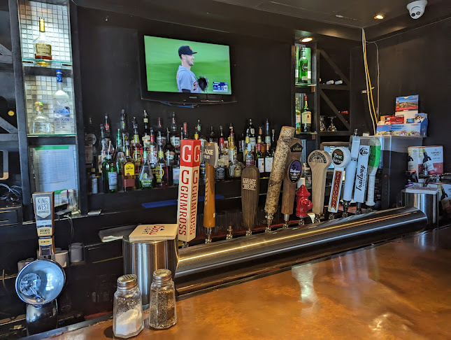 Cannon's Cross Pub - Fredericton