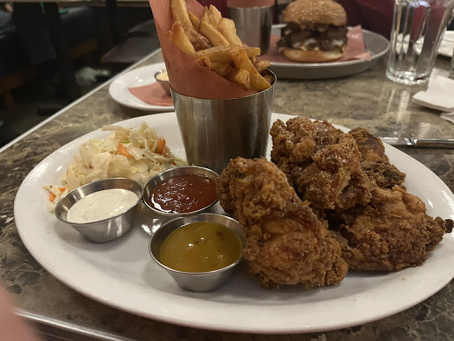 Comentarii opinii despre Beertown Public House Barrie