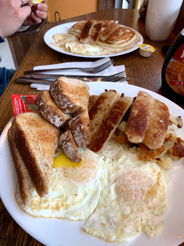 Comentarii opinii despre Evelyn's Cafe & Bistro