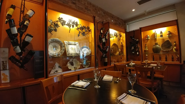 60 Walnut St S, Hamilton, ON L8N 2L1