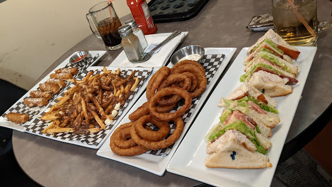 Opinii despre Classics Billiards Bar & Grill în Winnipeg - Hospitality and gastronomy