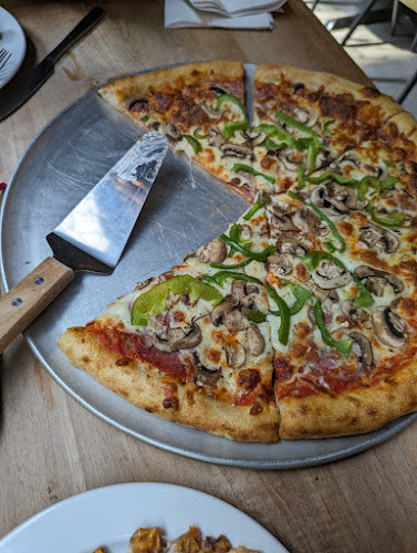 Lombardo's Pizzeria & Ristorante - Hospitality and gastronomy