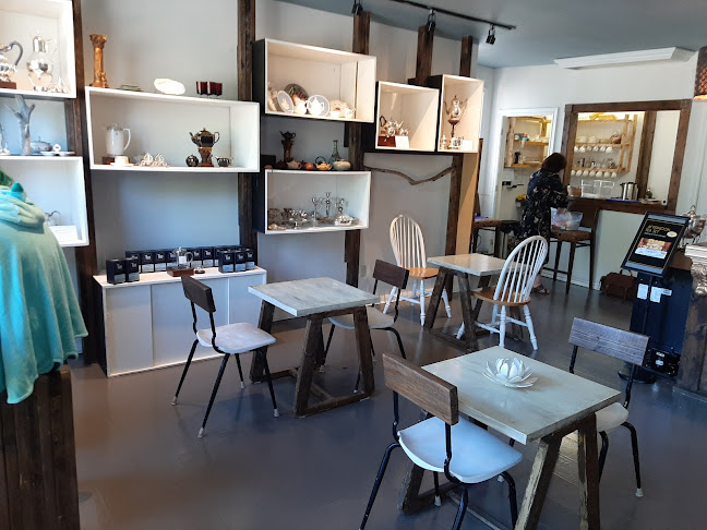 Jassy Boutique & Tearoom